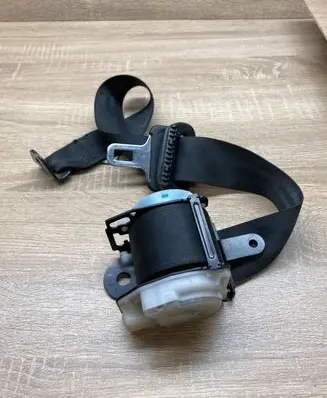 Mitsubishi Shogun Rear seatbelt TKABOEN234