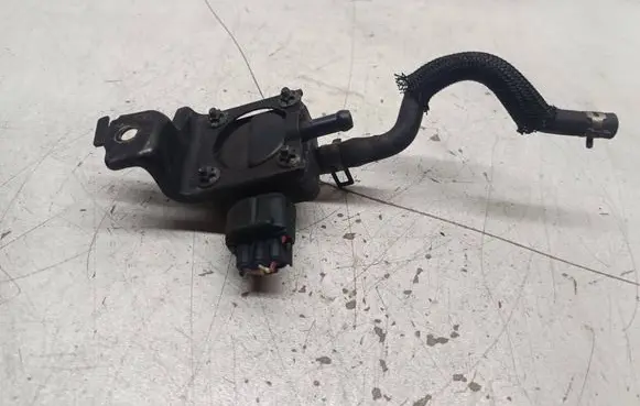 Toyota Avensis T250 Exhaust gas pressure sensor 8948020030 12H13 T0Y0TA