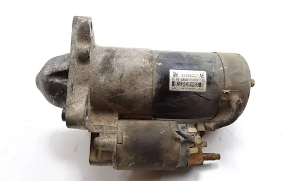 Opel Zafira C Starter motor 55585237ae M001T30073