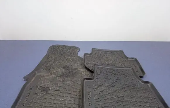 Skoda Octavia Mk3 (5E) Front floor carpet liner 