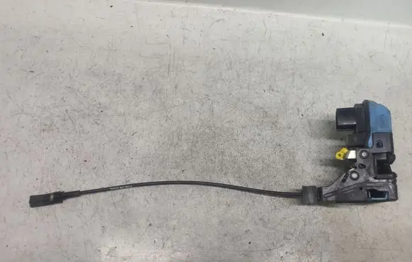 Volvo S80 Front door lock