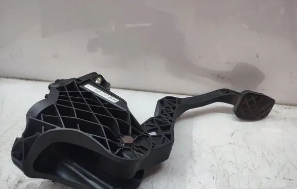 Volkswagen Golf VI Clutch pedal 1K2721059DK