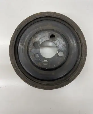 Volkswagen Golf VI Crankshaft pulley 038105243M