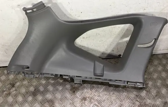Honda CR-V (D)pillar trim (top) 84181TLA20
