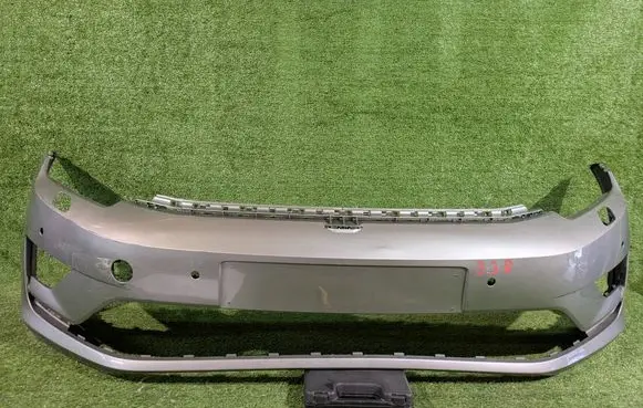 Volkswagen Golf Sportsvan Front bumper 