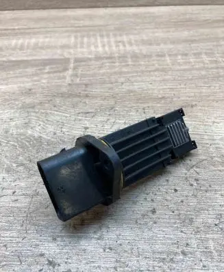 Mercedes-Benz E W210 Mass air flow meter 72268407