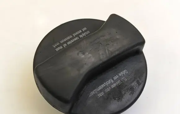 Audi A6 S6 C5 4B Oil filler cap 078103485B