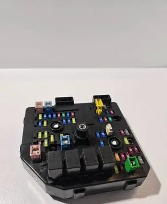 Opel Antara Fuse module 95142064 2064U