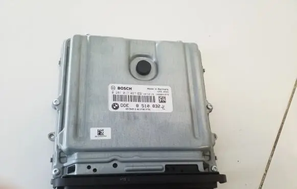 Mercedes-Benz Vito Viano W639 Engine control unit/module 851083201 0281017027