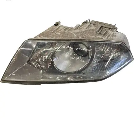 Skoda Octavia Mk2 (1Z) Headlight/headlamp