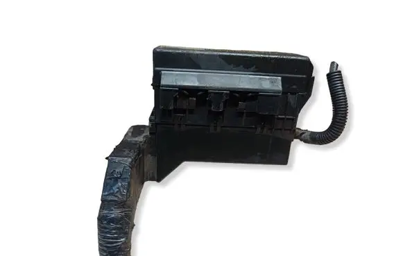 Nissan X-Trail T30 Fuse box set 24382AU010 7154S266