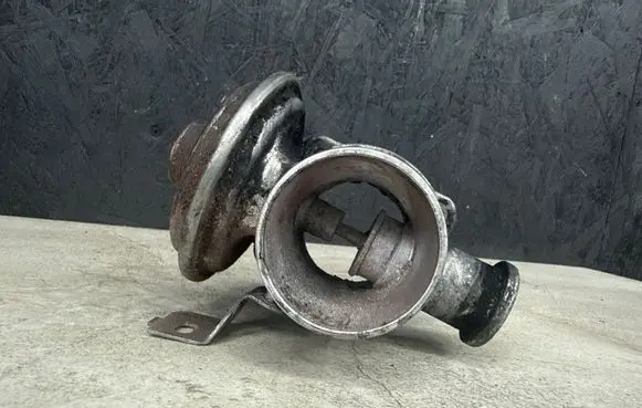 BMW 3 E46 EGR valve 778545204