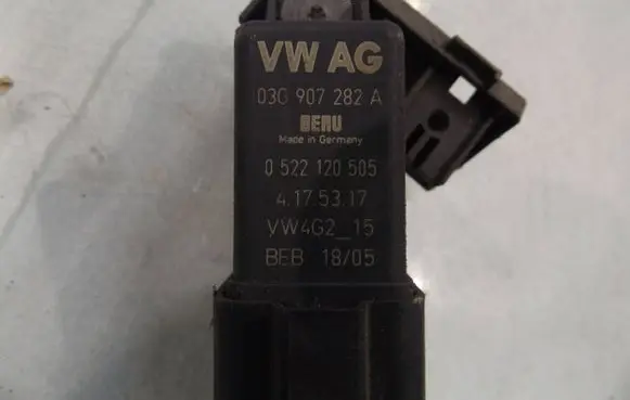 Audi A4 S4 B6 8E 8H Glow plug pre-heat relay 03G907282A