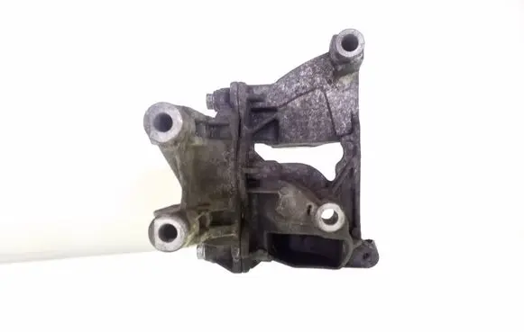 Volkswagen Transporter - Caravelle T5 Generator/alternator bracket 070199343B