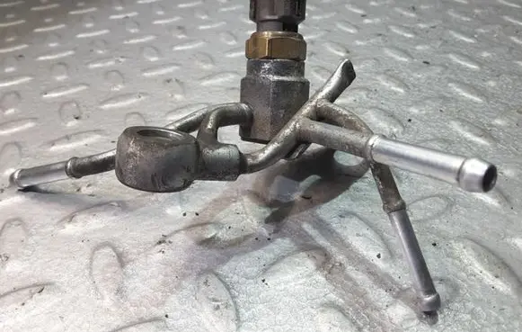 Lexus IS 220D-250-350 Fuel line pipe