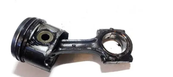 KIA Carnival Piston with connecting rod