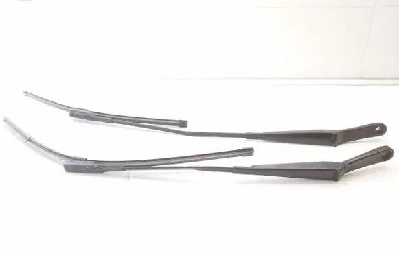 Audi A6 S6 C7 4G Front wiper blade arm 4G1955407B 4G1955408B