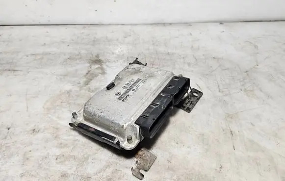 Skoda Octavia Mk1 (1U) Engine control unit/module 038906012H 0281010129