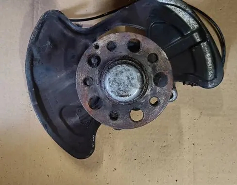 Mercedes-Benz C W204 Front wheel hub 35335337