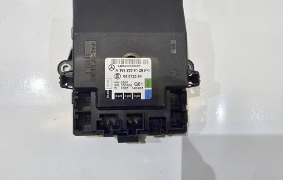 Mercedes-Benz B W245 Door control unit/module A1698209126