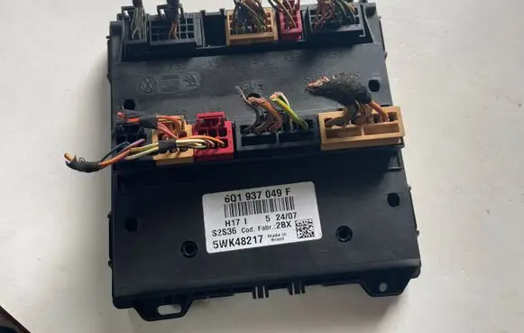 Volkswagen Polo IV 9N3 Comfort/convenience module 6Q1937049F
