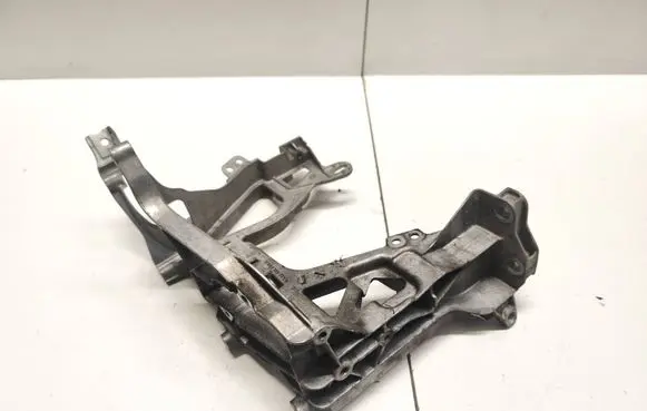 Mercedes-Benz C W205 Headlight/headlamp mounting bracket A2056221600