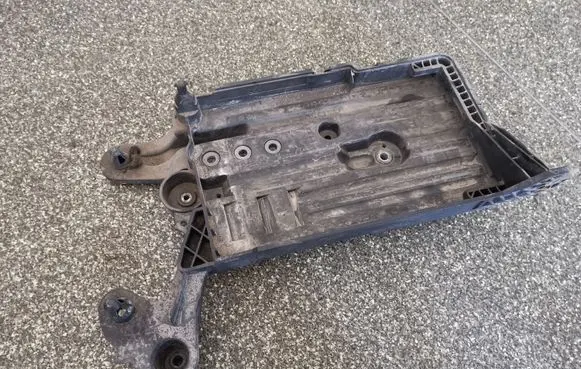 Skoda Octavia Mk3 (5E) Battery tray 5Q0915321H