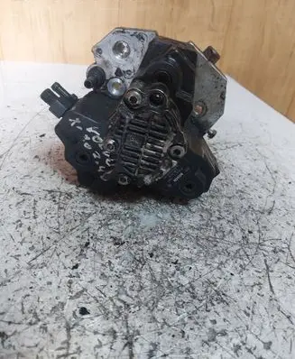 Volvo S60 Fuel injection high pressure pump 8689590 015003 0445010043