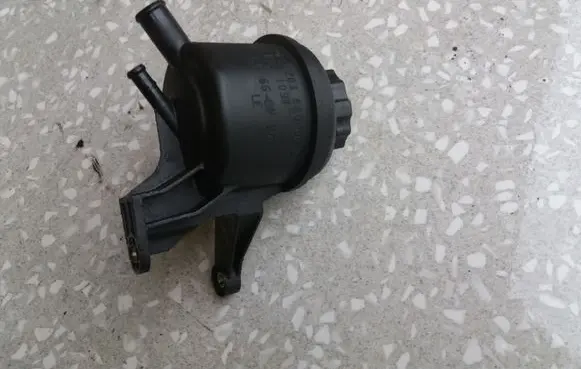 Mercedes-Benz ML W163 Power steering fluid tank/reservoir A2034600083