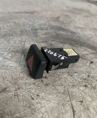 Audi A4 S4 B7 8E 8H Hazard light switch 8e0941509