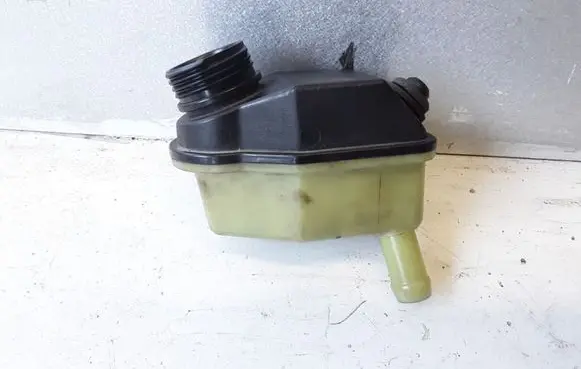 Power steering fluid tank/reservoir