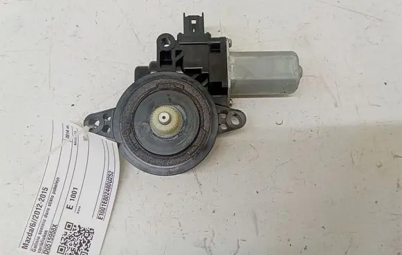 Mazda 6 Rear door window regulator motor D6515958X