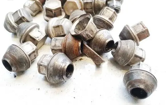 Ford Mondeo Mk III Nuts/bolts 