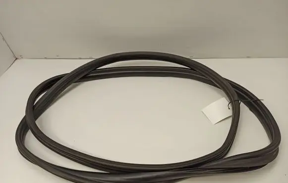 Trunk rubber seal (body)
