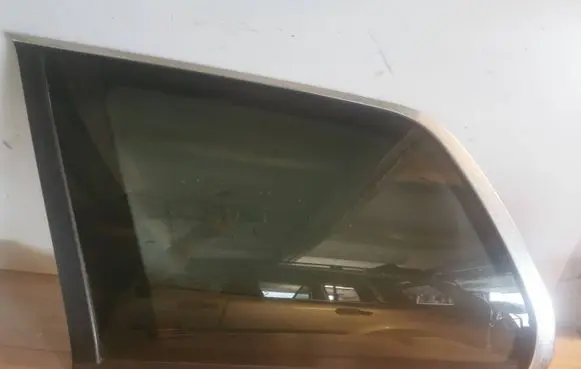 Volvo XC90 Rear side window 43R001604 E000199 DOT682M5540AS3