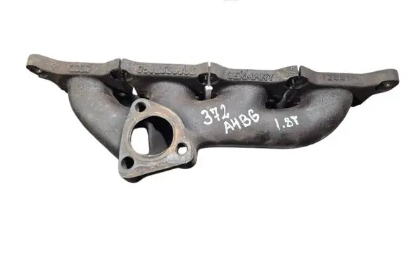 Audi A4 S4 B6 8E 8H Exhaust manifold 058253033E
