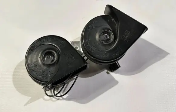 Ford Explorer VI Horn signal L1MT-13A803-AB