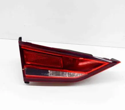 Tailgate rear/tail lights