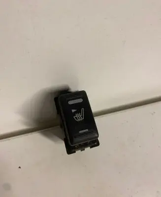 Nissan X-Trail T30 Seat heating switch