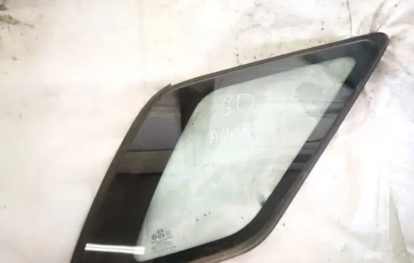 KIA Sorento Rear side window