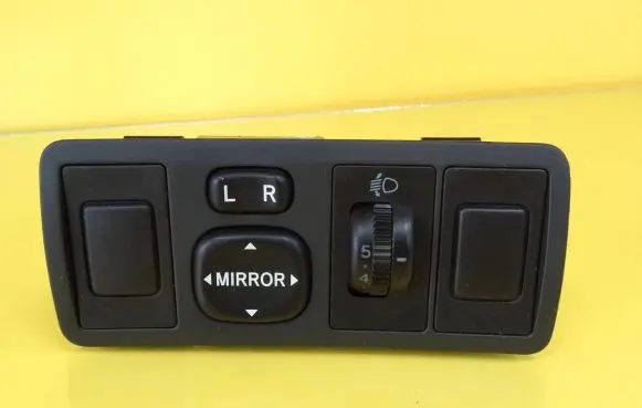Toyota Avensis T250 Wing mirror switch 777665