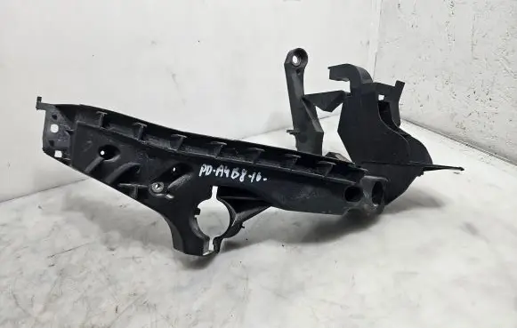 Audi A4 S4 B8 8K Headlight/headlamp mounting bracket 8K0805608