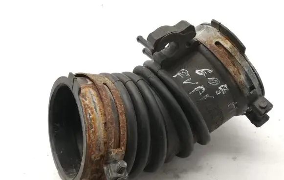 Mazda 6 Air intake hose/pipe L81313221