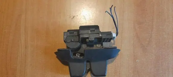 Renault Laguna II Tailgate/trunk/boot lock/catch/latch 8200257615A