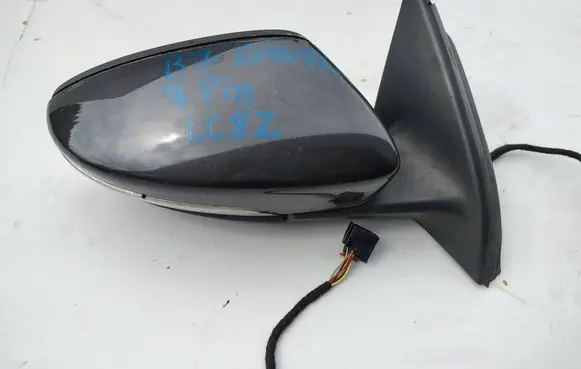 Volkswagen PASSAT B7 Front door electric wing mirror 