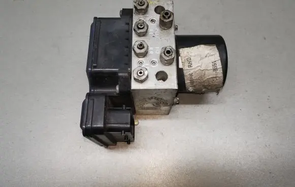 Opel Insignia A ABS Pump 13328651