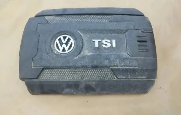 Volkswagen Golf VII Engine cover (trim) 06k103925ap