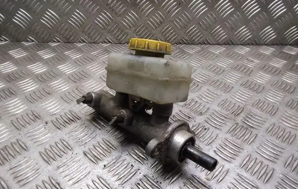 Subaru Legacy Master brake cylinder