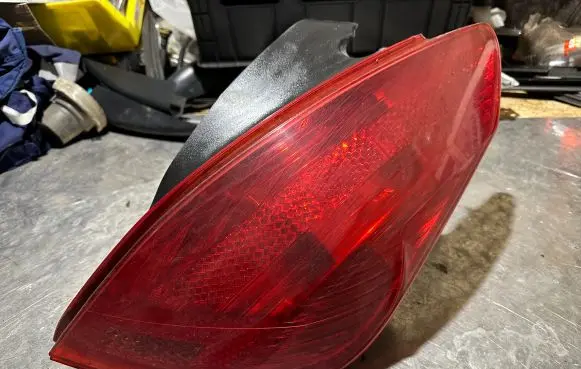 Peugeot 308 Rear/tail lights 9680425680