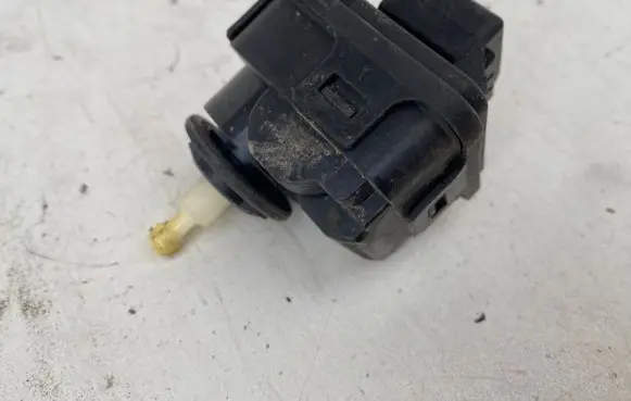 Audi A6 S6 C5 4B Headlight level adjustment motor 4B0941295
